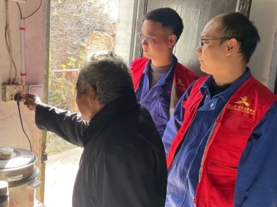 黨員志愿服務(wù)：關(guān)愛(ài)孤寡老人，共筑平安桐鄉(xiāng)